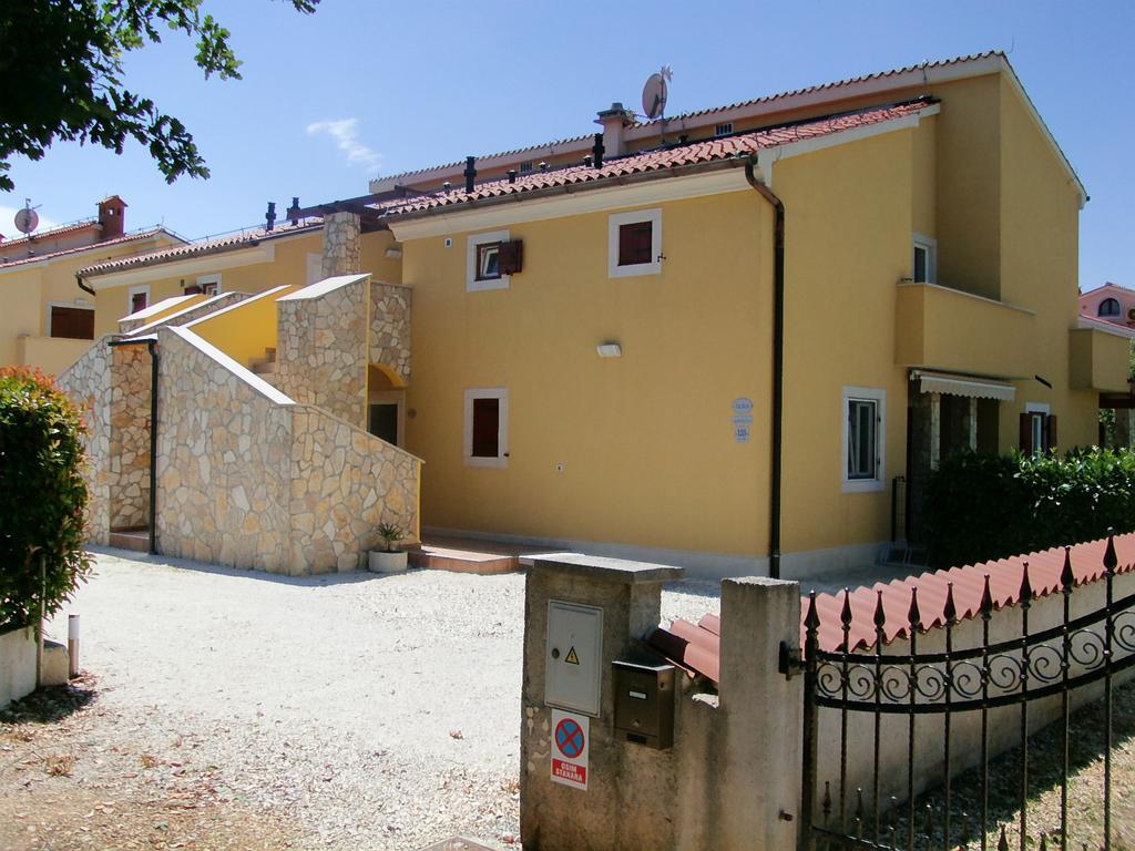 Oliva Holiday Apartment Банджоле Экстерьер фото